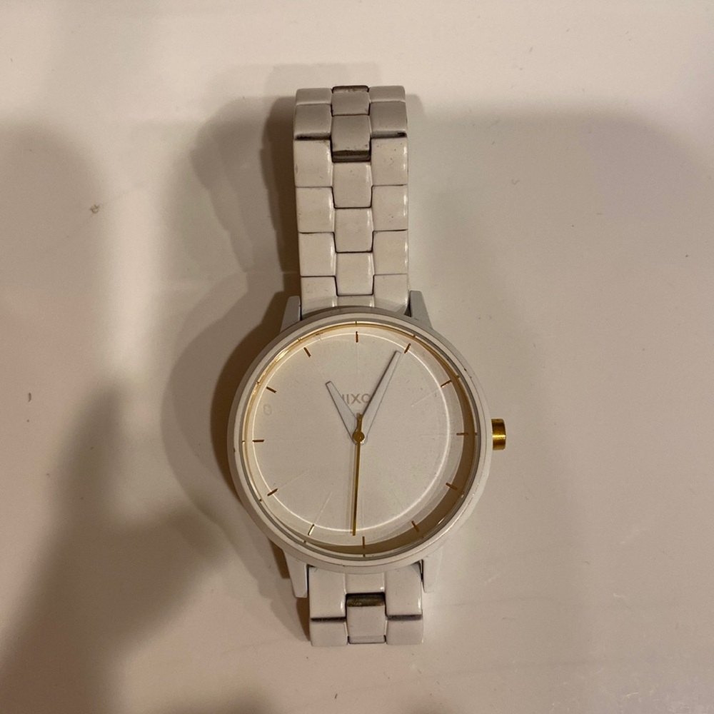 Nixon watch needs battery 6.5” wrist